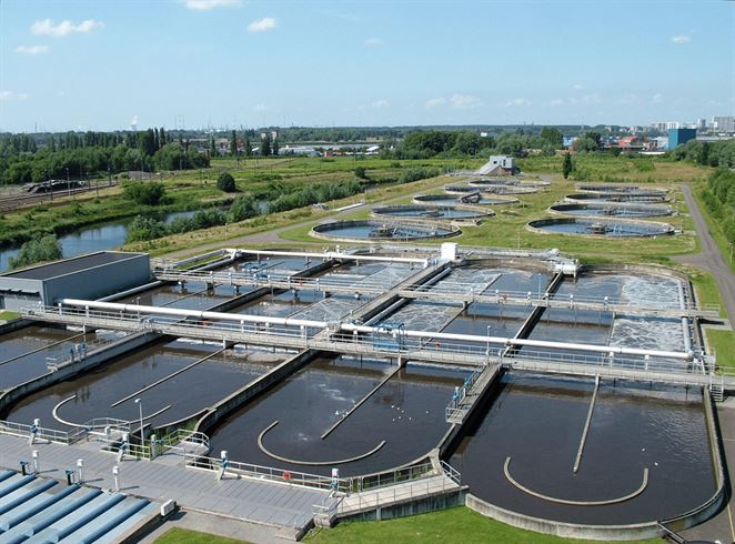 Rámcová smernica dostatočne nerieši koktailový efekt chemikálií v európskych vodách
