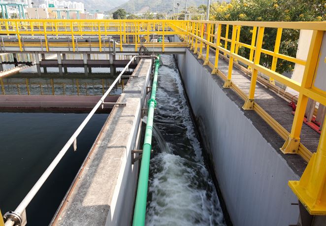 Čistenie vody ozónom môže premieňať zvyšky liekov na toxické zlúčeniny