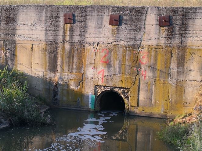 Kyjovský potok opäť nadmerne penil. Môže za to stará environmentálna záťaž?