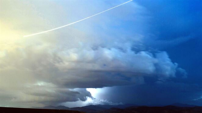 Namiesto "chemtrails" dážď. Letová prevádzka zvyšuje množstvo zrážok
