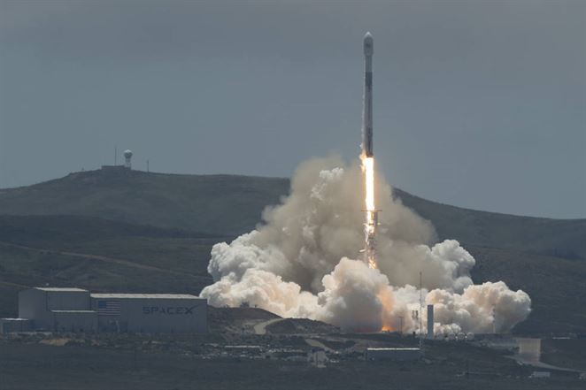 NASA vypustila dve družice, ktoré budú monitorovať pohyb vody na Zemi